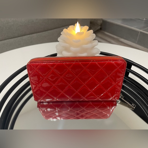 Pre Loved CHANEL  Matelasse Long Wallet Patent leather Red Tone CC - Picture 3 of 16